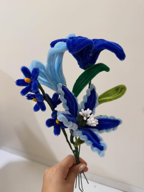 Blue Lily Keepsake, handmade by Mona